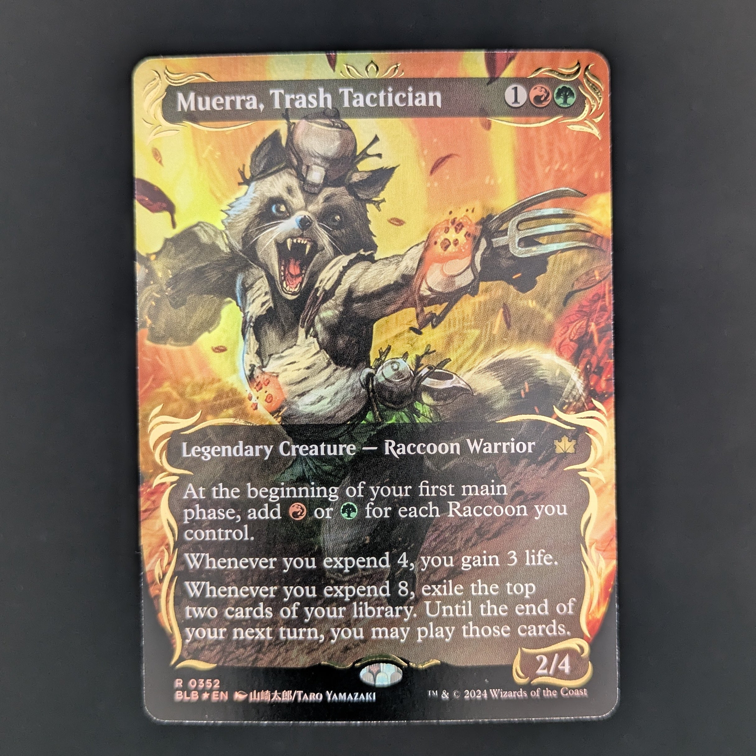[FOIL] Muerra, Trash Tactician (Borderless) (Raised Foil) - Bloomburrow: Extras - English - NM