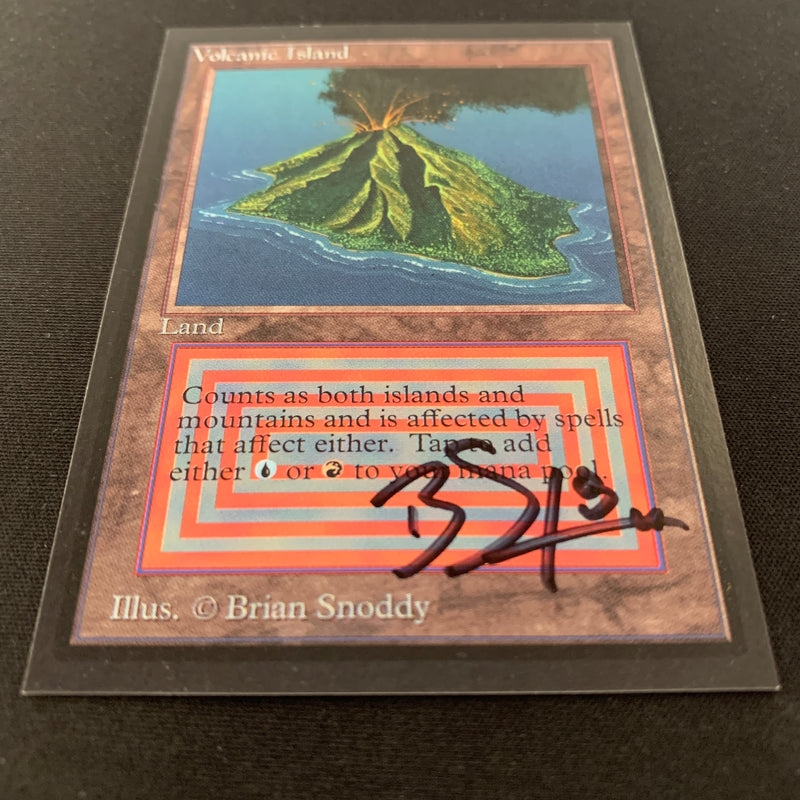 Magic the Gathering Volcanic Island - International Edition 