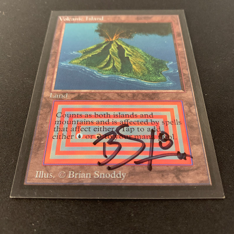 Magic the Gathering Volcanic Island - International Edition 